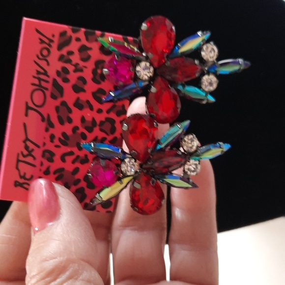 MWT Betsey Johnson Elegant Red and Pink Crystal Earrings - Picture 4 of 8